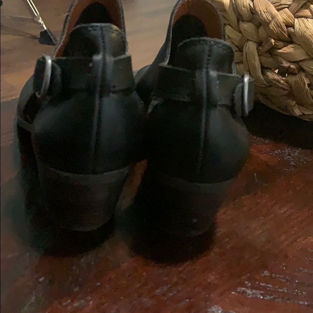 Lucky Brand black leather peep toe stacked heel - Picture 4 of 5